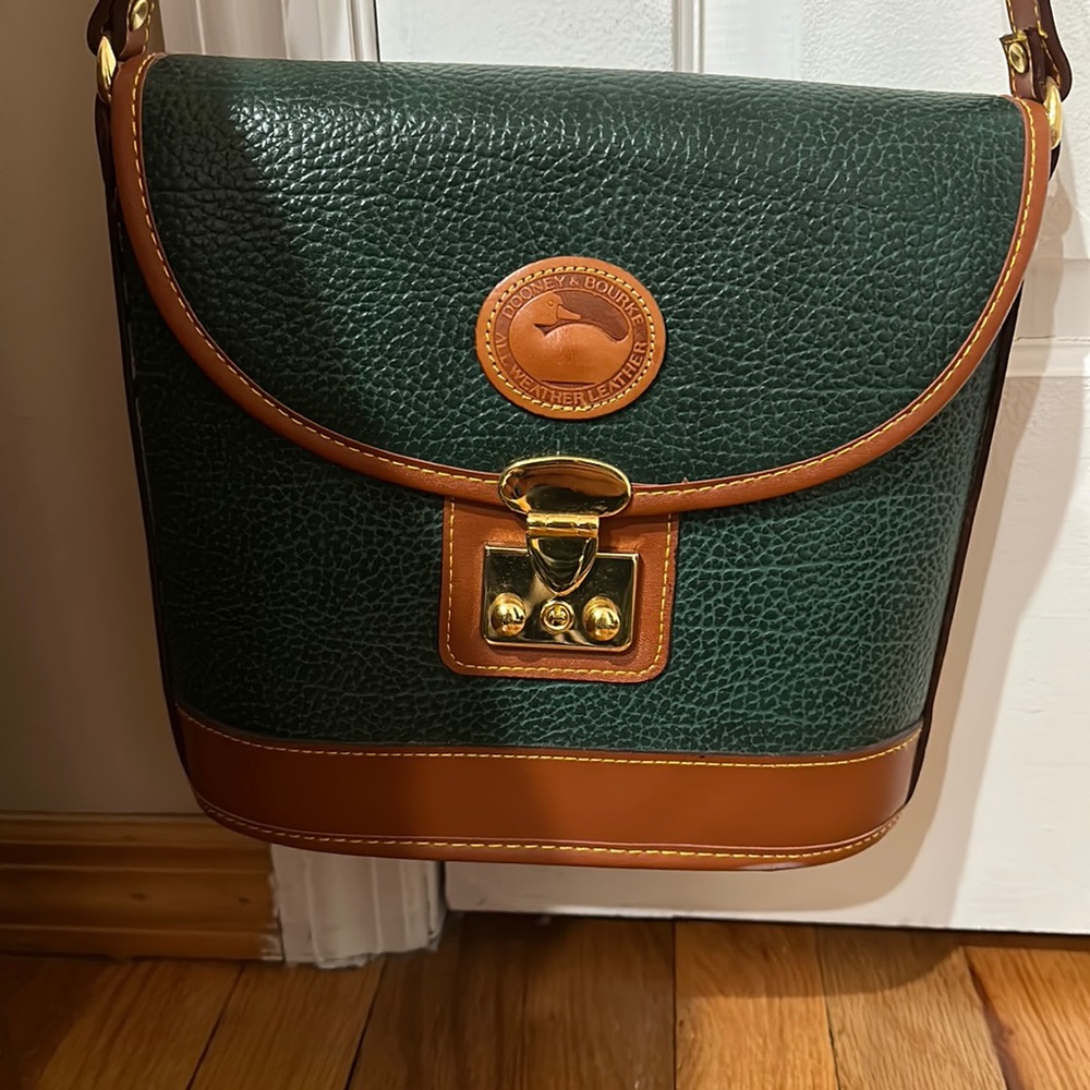 Like new dooney n Bourke should bag